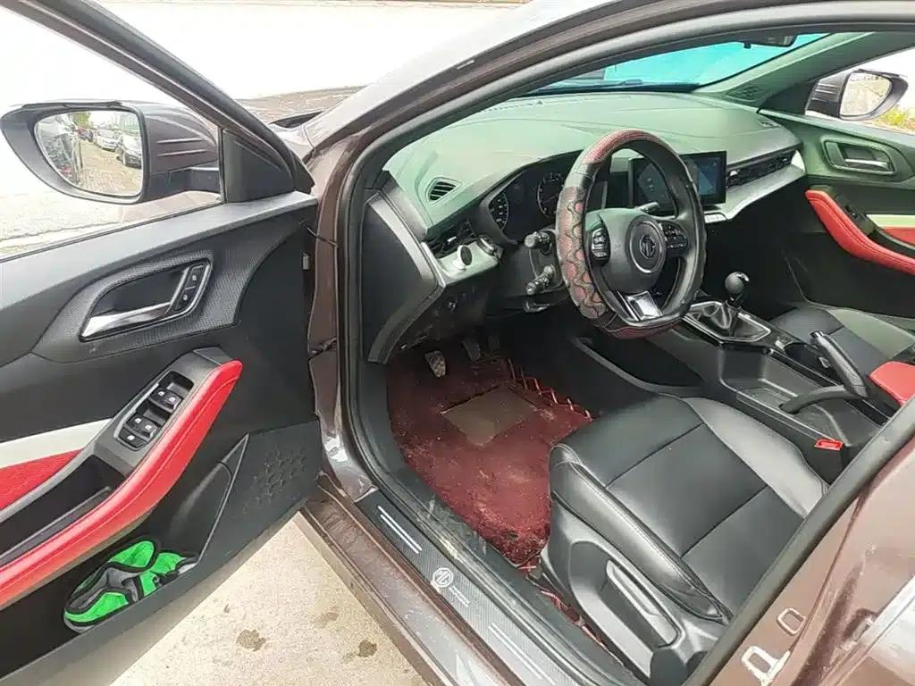 MG5 2022 180DVVT Manual Youth Luxury Edition — миниатюра 16