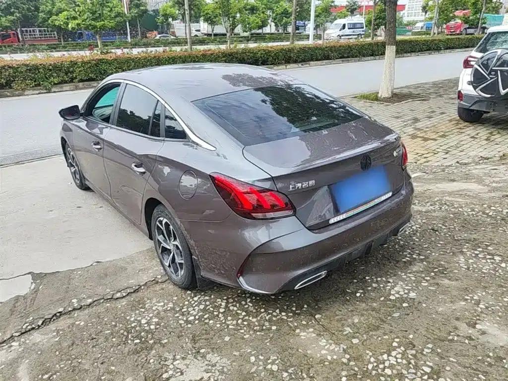 MG5 2022 180DVVT Manual Youth Luxury Edition — миниатюра 5