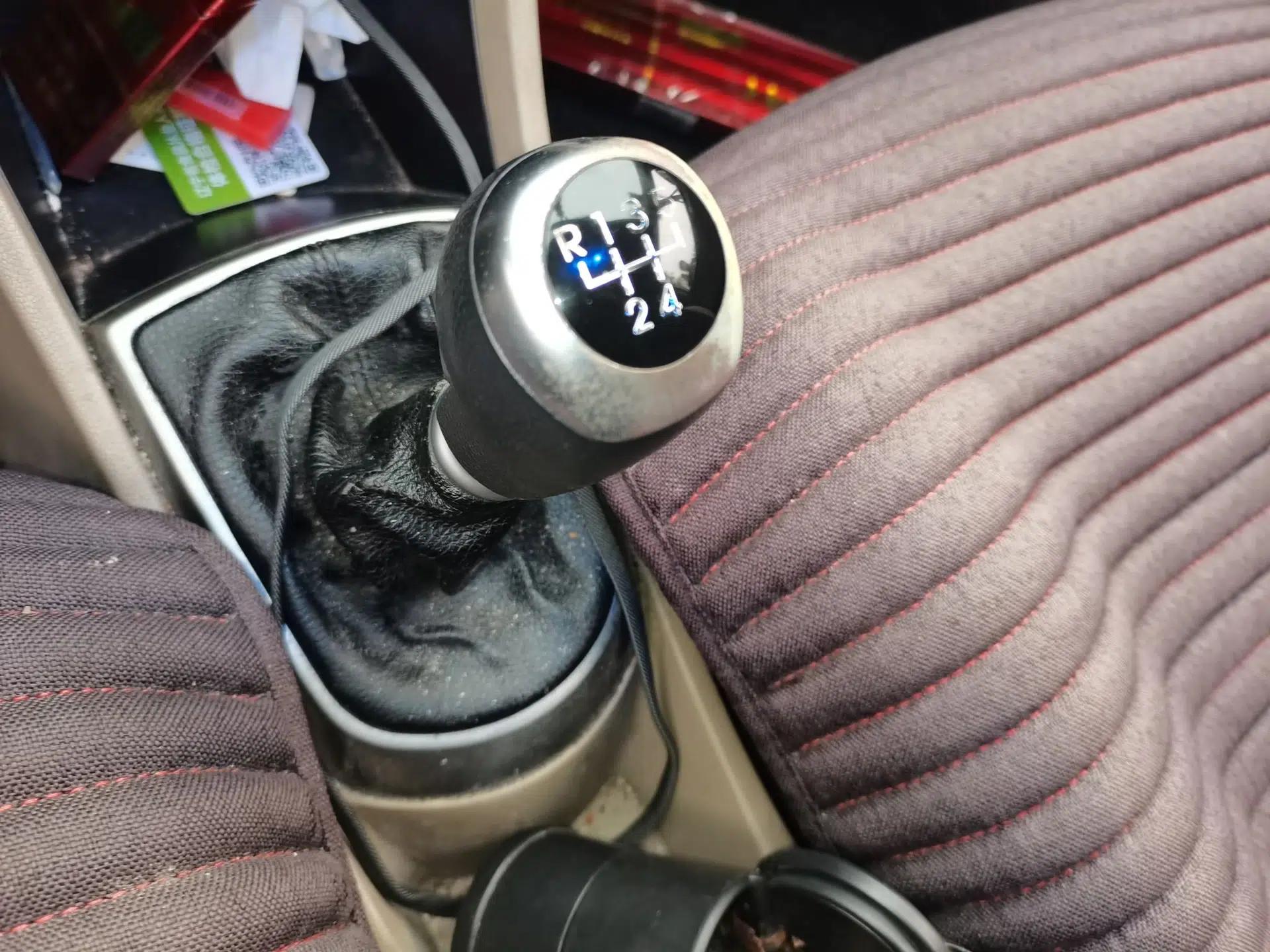 Hyundai Verna (older generation) 2014 1.4L Manual Smart GLS Trim — миниатюра 15
