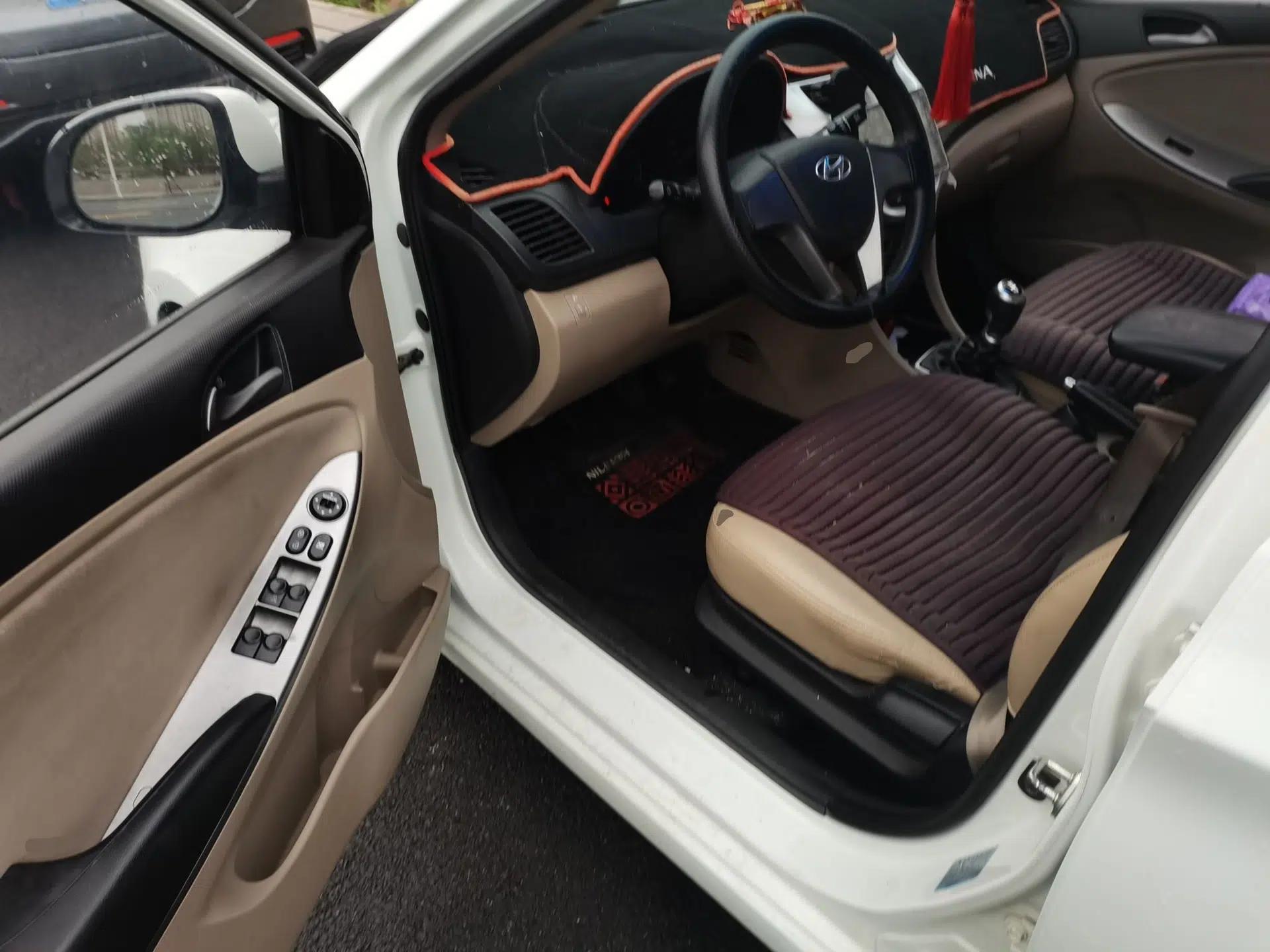 Hyundai Verna (older generation) 2014 1.4L Manual Smart GLS Trim — миниатюра 17