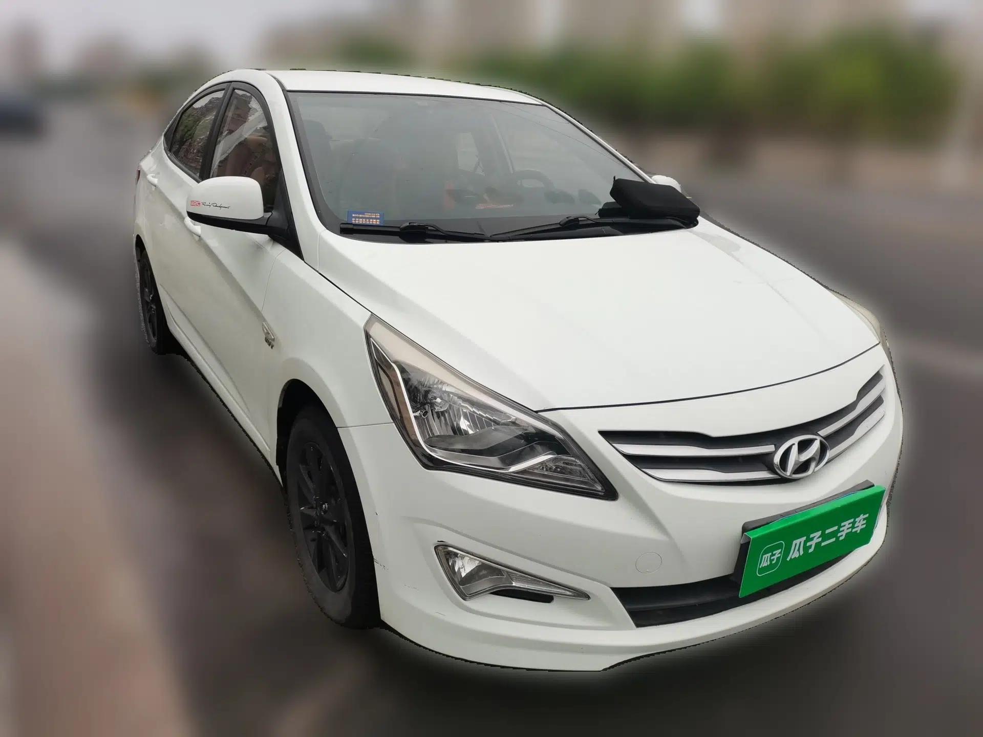 Hyundai Verna (older generation) 2014 1.4L Manual Smart GLS Trim — миниатюра 3