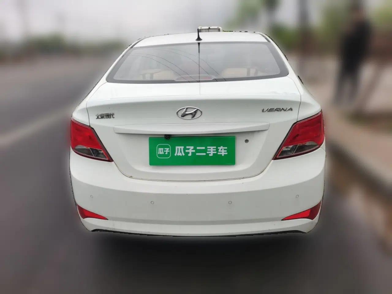Hyundai Verna (older generation) 2014 1.4L Manual Smart GLS Trim — миниатюра 5