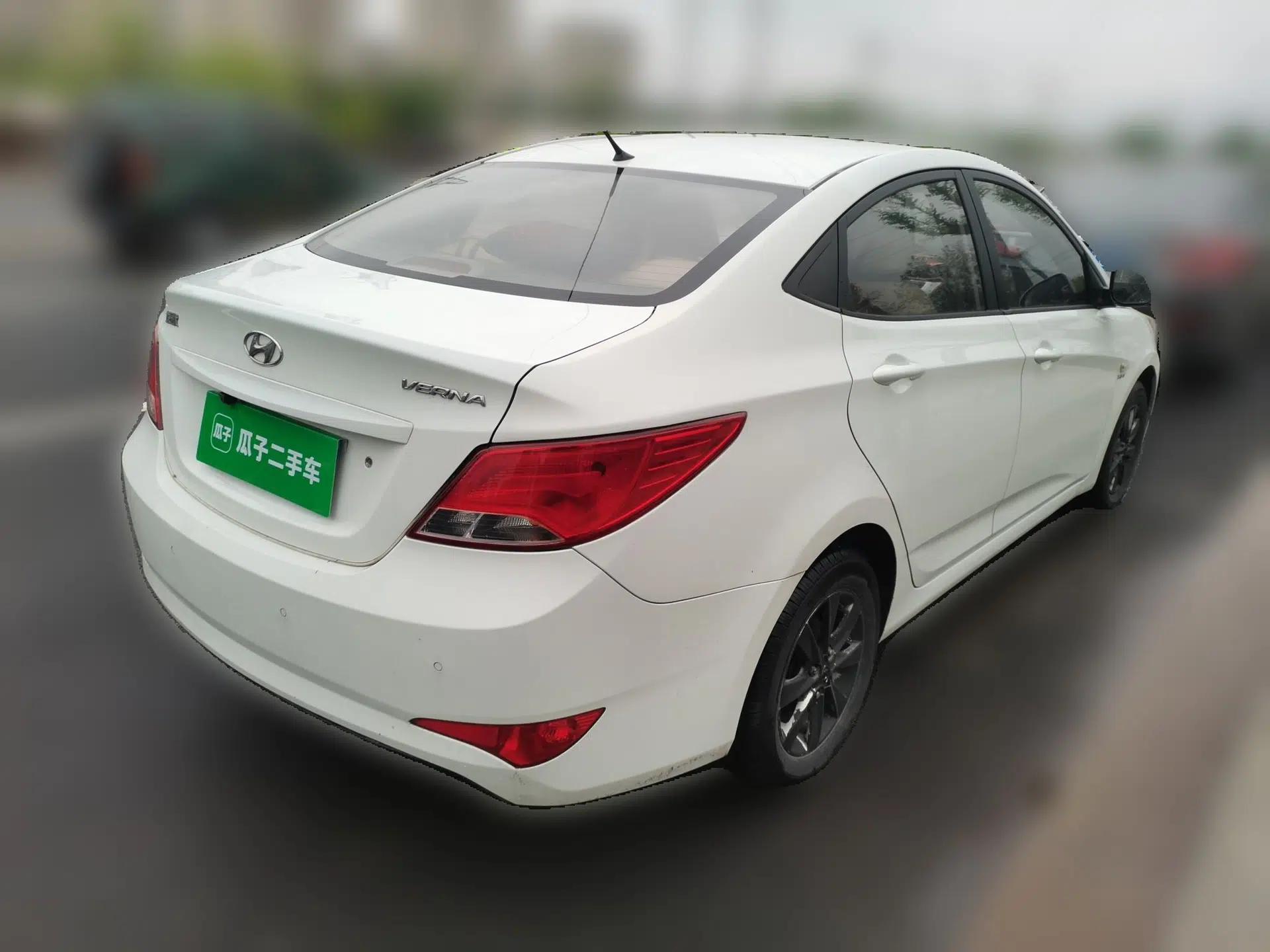 Hyundai Verna (older generation) 2014 1.4L Manual Smart GLS Trim — миниатюра 6