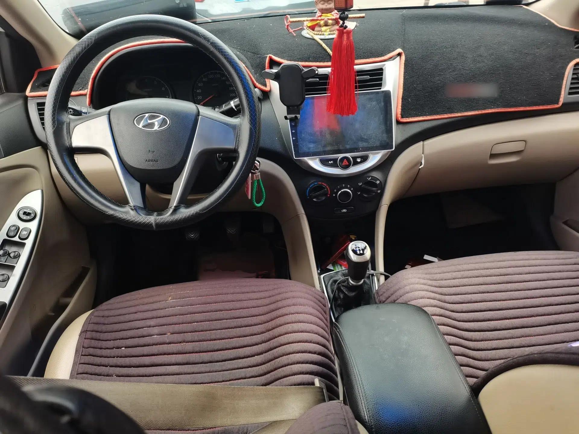 Hyundai Verna (older generation) 2014 1.4L Manual Smart GLS Trim — миниатюра 10