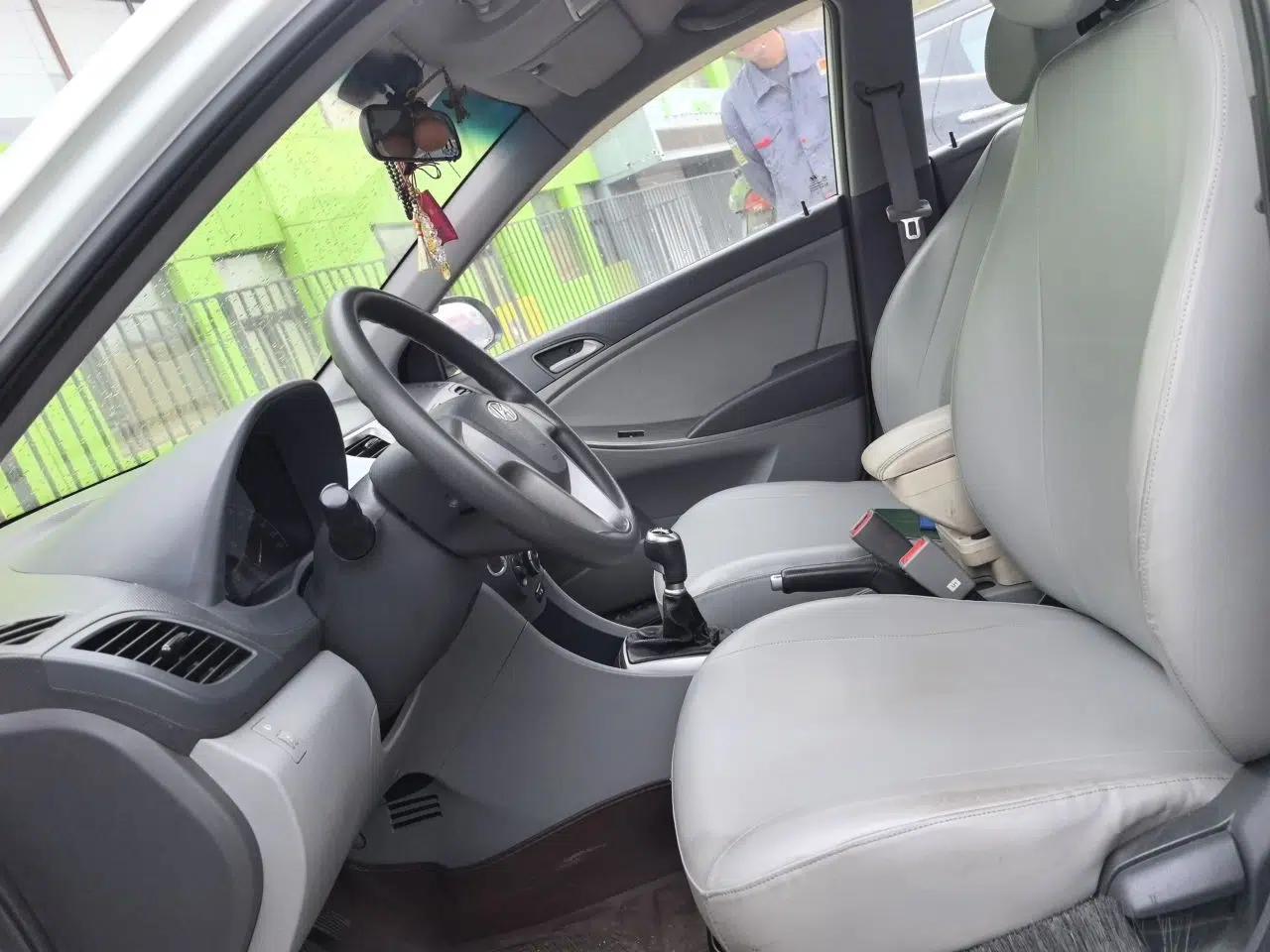 Hyundai Verna (older generation) 2016 1.4L Manual Smart GLS Trim — миниатюра 16