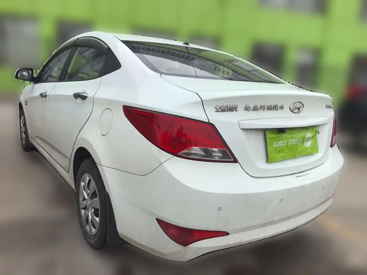 Hyundai Verna (older generation) 2016 1.4L Manual Smart GLS Trim — миниатюра 4