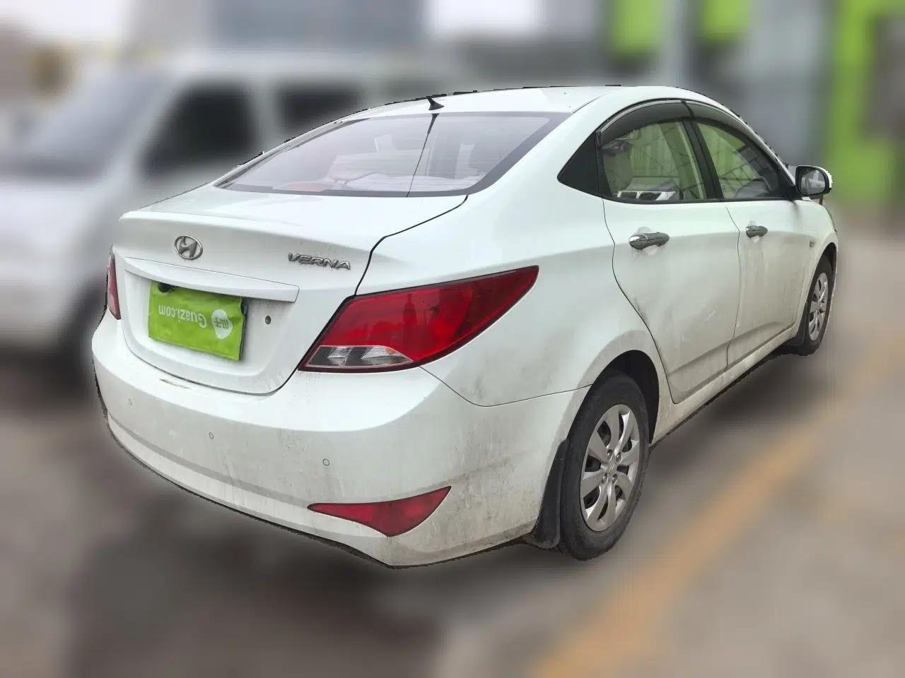 Hyundai Verna (older generation) 2016 1.4L Manual Smart GLS Trim — миниатюра 6