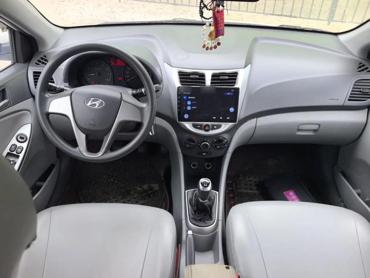 Hyundai Verna (older generation) 2016 1.4L Manual Smart GLS Trim — миниатюра 10