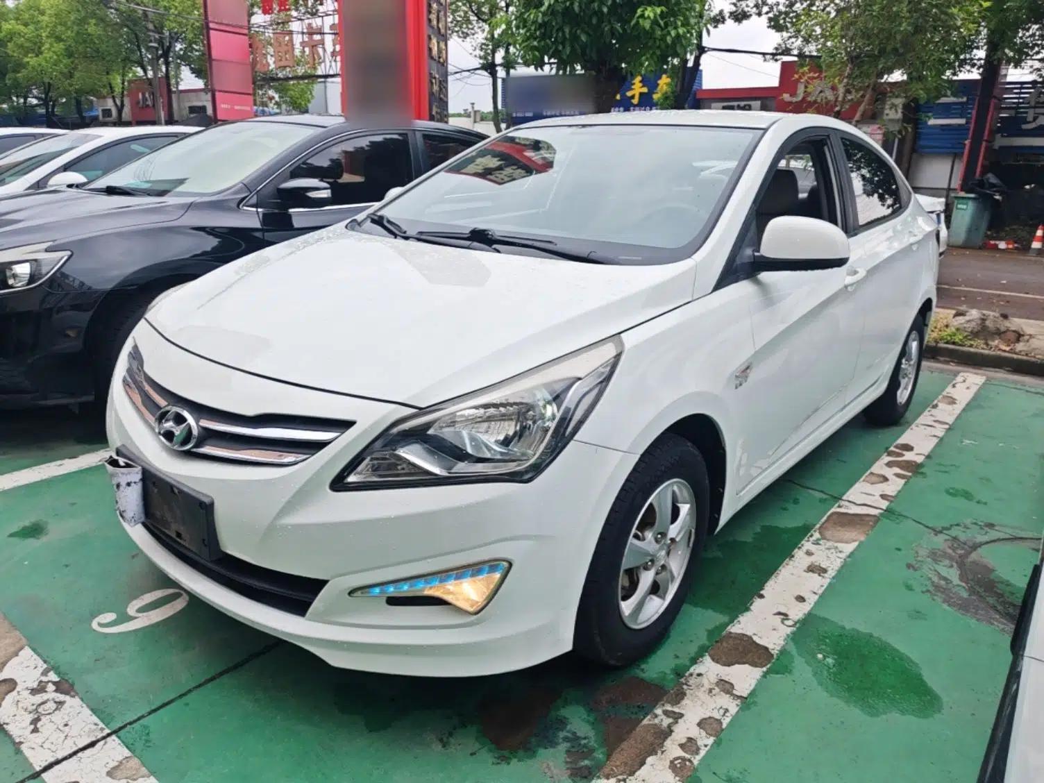 Hyundai Verna (older generation) 2016 1.4L Automatic Smart GLS — миниатюра 1