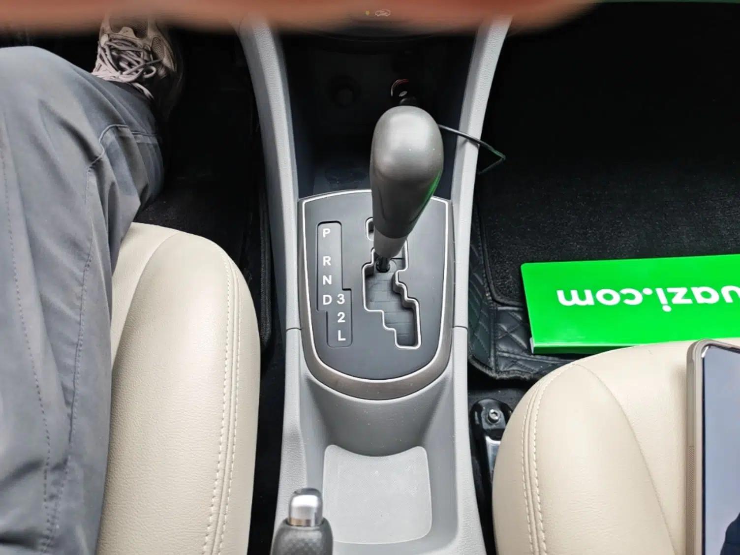 Hyundai Verna (older generation) 2016 1.4L Automatic Smart GLS — миниатюра 16
