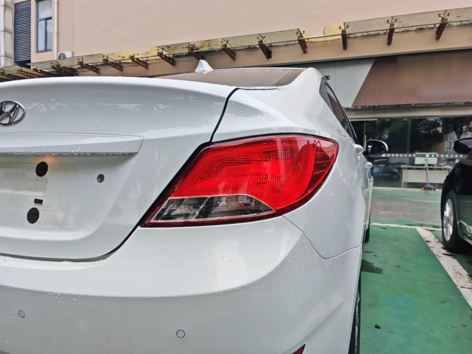 Hyundai Verna (older generation) 2016 1.4L Automatic Smart GLS — миниатюра 8