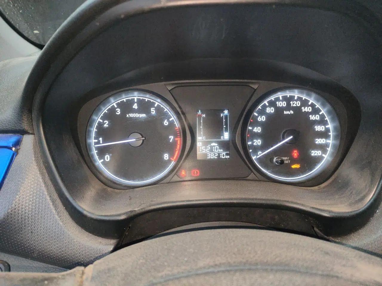 Hyundai Verna (older generation) 2017 1.4L Manual Refreshed Version China VI Standard — миниатюра 12