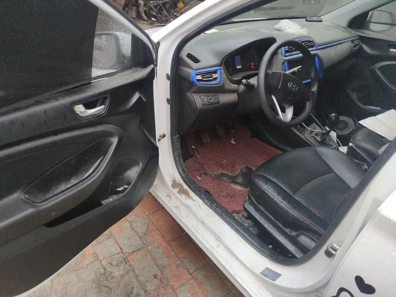 Hyundai Verna (older generation) 2017 1.4L Manual Refreshed Version China VI Standard — миниатюра 17