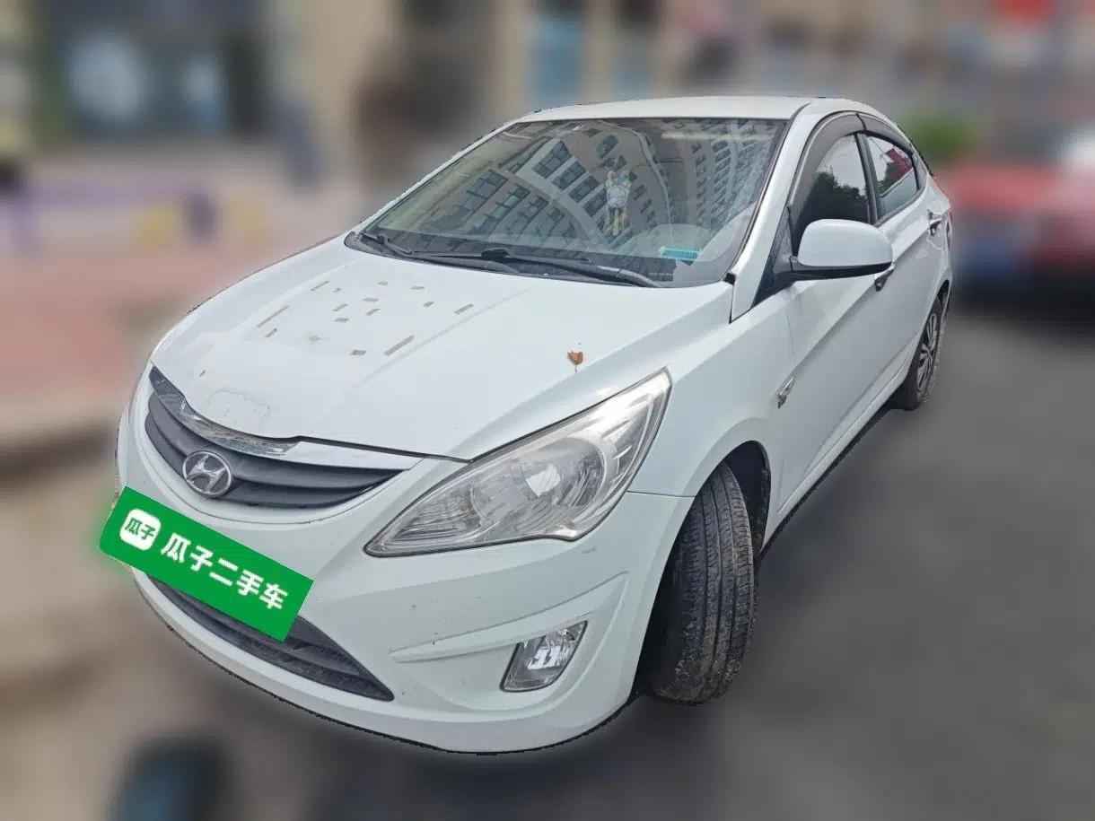 Hyundai Verna (older generation) 2010 Sedan 1.4L Manual Comfort GS — миниатюра 1