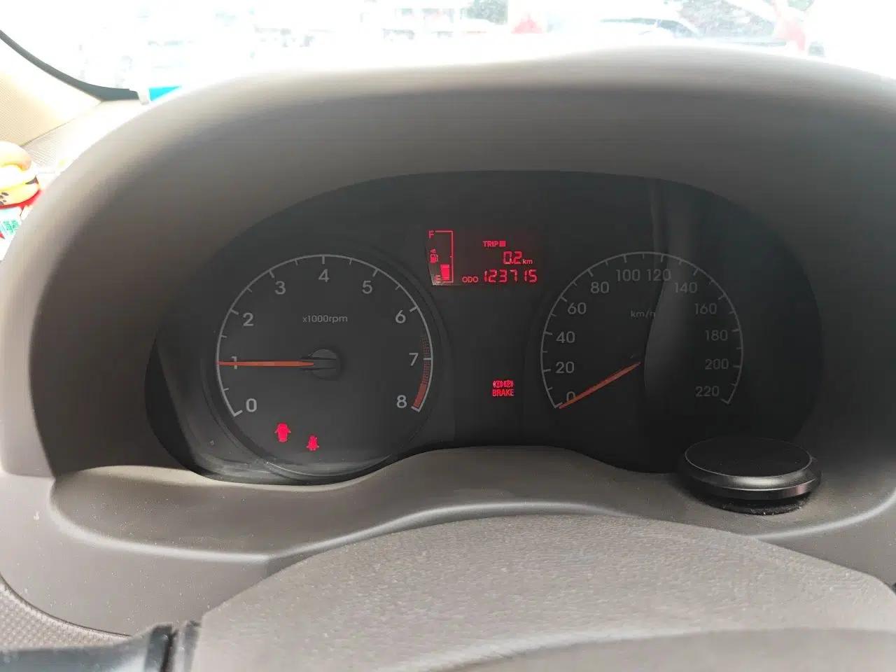 Hyundai Verna (older generation) 2010 Sedan 1.4L Manual Comfort GS — миниатюра 12
