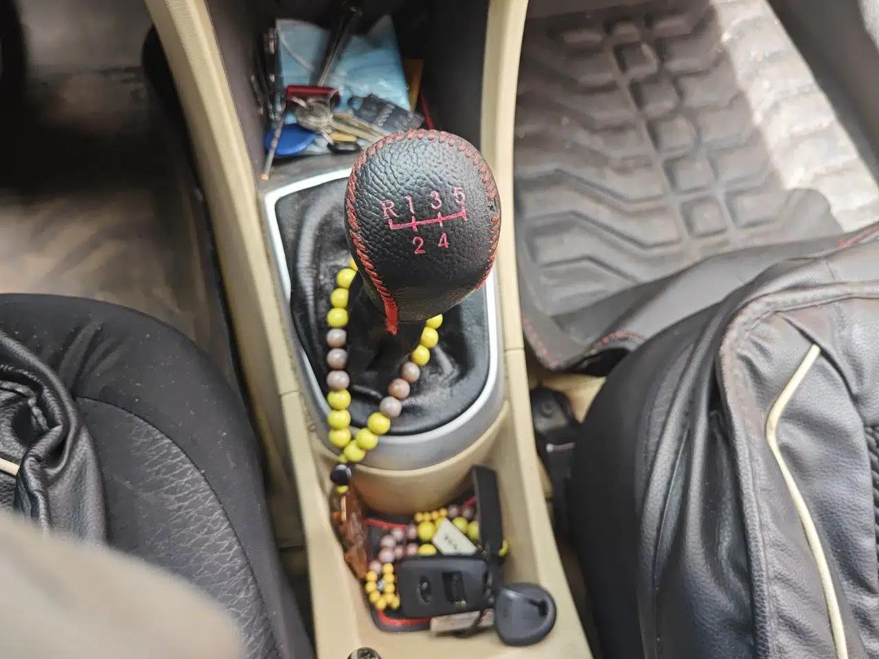 Hyundai Verna (older generation) 2010 Sedan 1.4L Manual Comfort GS — миниатюра 15