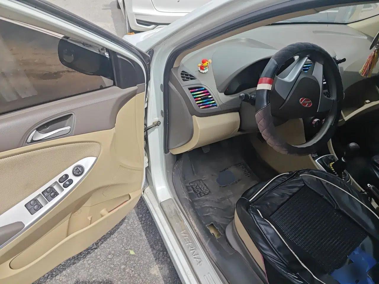 Hyundai Verna (older generation) 2010 Sedan 1.4L Manual Comfort GS — миниатюра 17