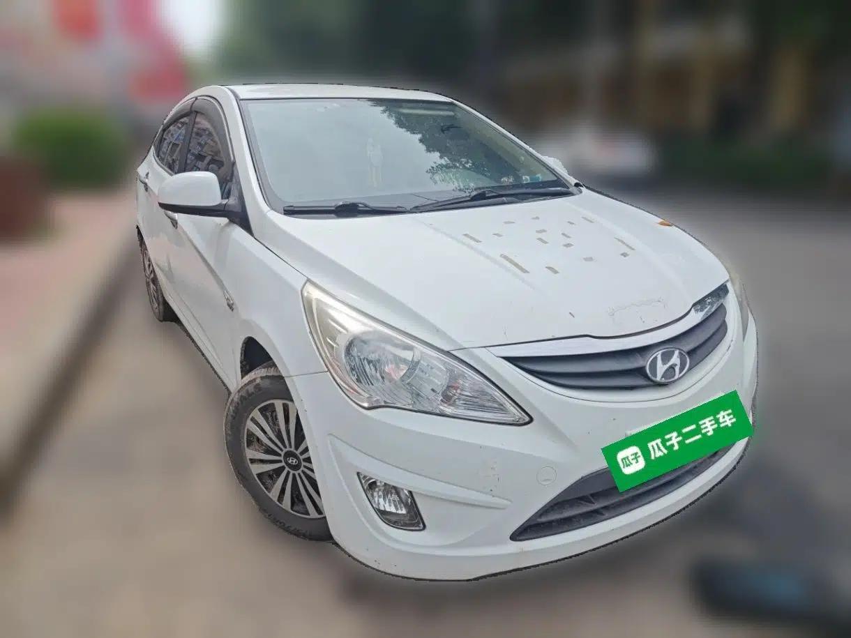 Hyundai Verna (older generation) 2010 Sedan 1.4L Manual Comfort GS — миниатюра 3