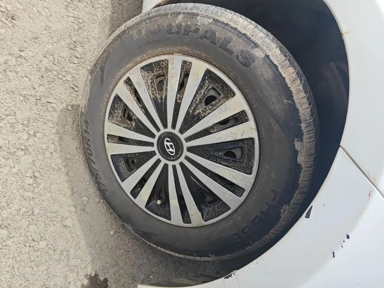 Hyundai Verna (older generation) 2010 Sedan 1.4L Manual Comfort GS — миниатюра 8