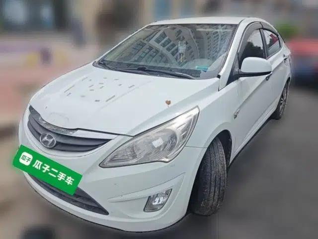 Hyundai Verna (older generation) 2010 Sedan 1.4L Manual Comfort GS