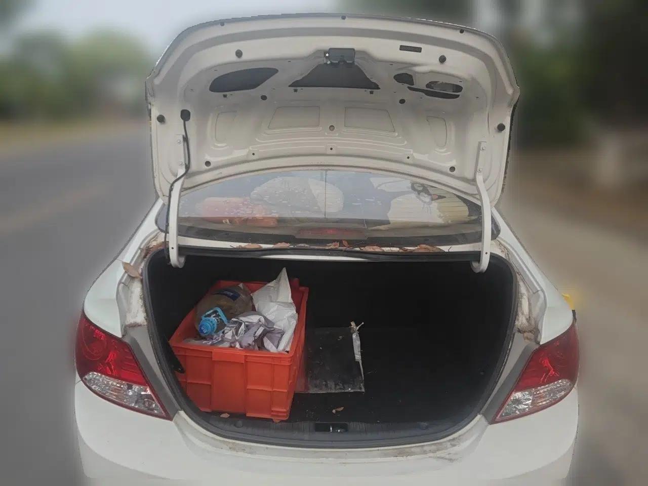 Hyundai Verna (older generation) 2010 Sedan 1.4L Automatic Fashionable GT Model — миниатюра 20