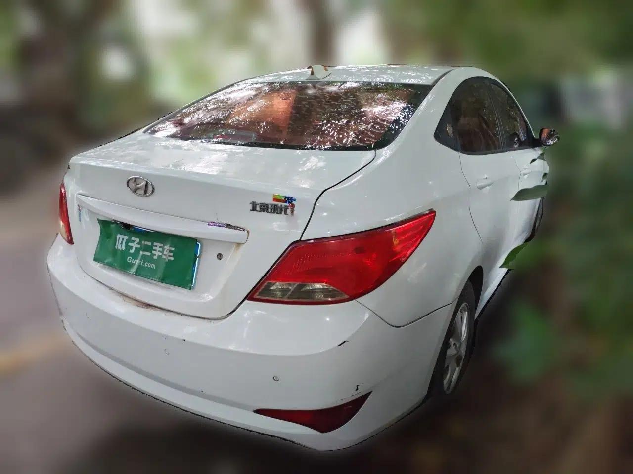 Hyundai Verna (older generation) 2014 1.4L Automatic Smart GLS — миниатюра 6