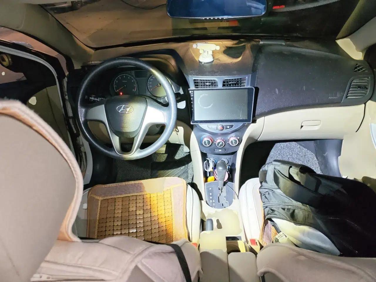 Hyundai Verna (older generation) 2014 1.4L Automatic Smart GLS — миниатюра 10