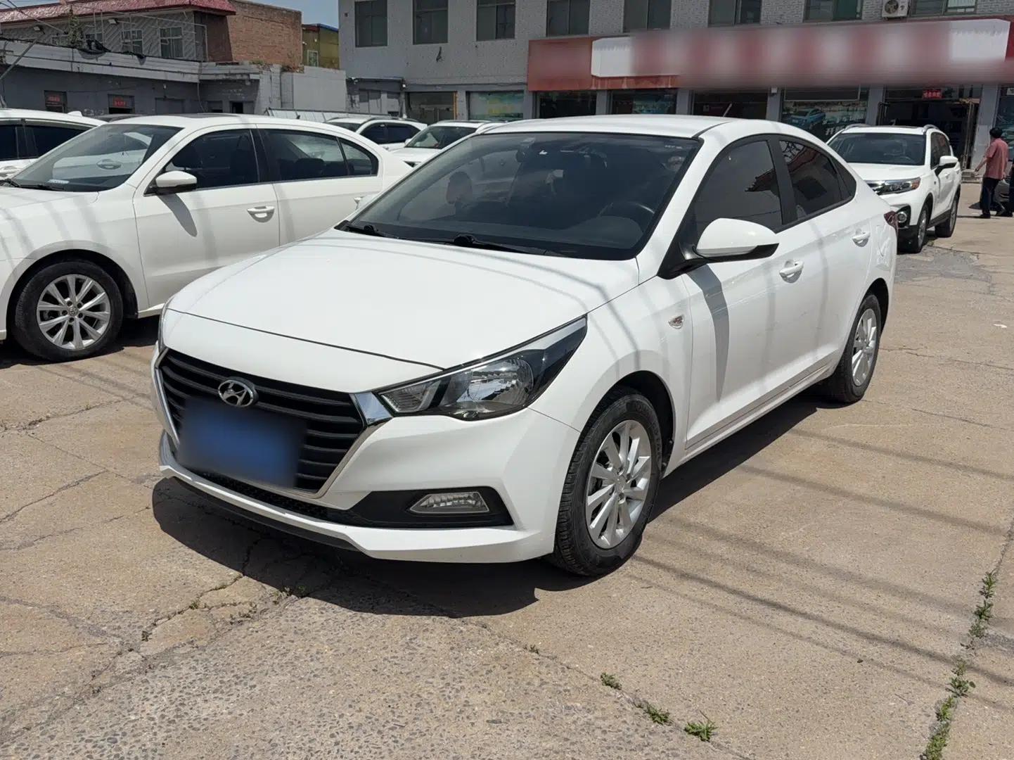 Hyundai Verna (new generation) 2016 1.4L Automatic Cool Edition GLS — миниатюра 1