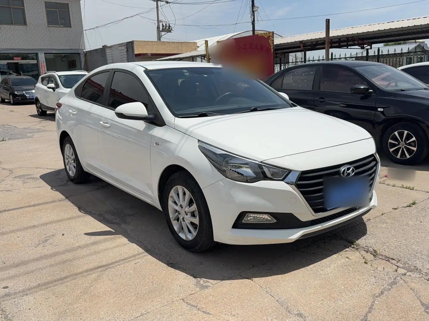Hyundai Verna (new generation) 2016 1.4L Automatic Cool Edition GLS — миниатюра 3