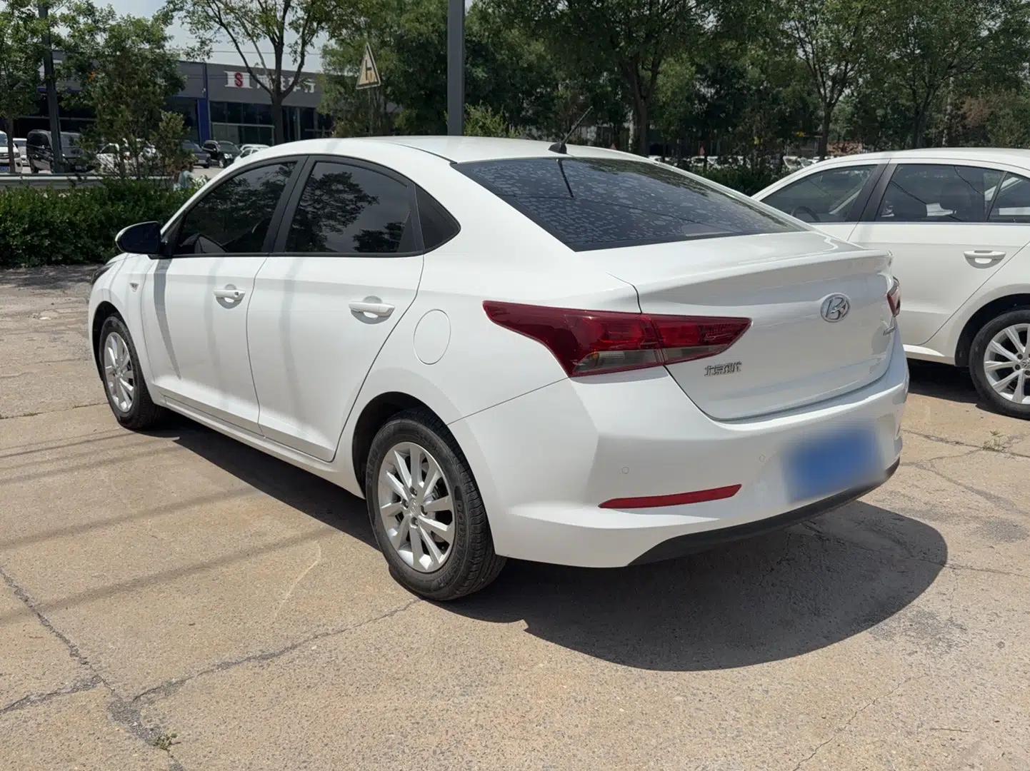 Hyundai Verna (new generation) 2016 1.4L Automatic Cool Edition GLS — миниатюра 6