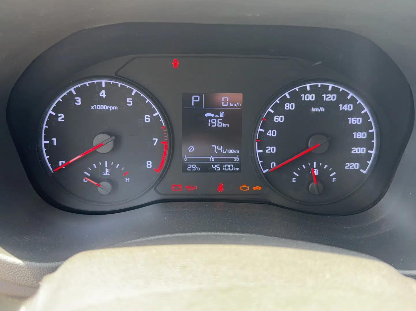 Hyundai Verna (new generation) 2016 1.4L Automatic Cool Edition GLS — миниатюра 8