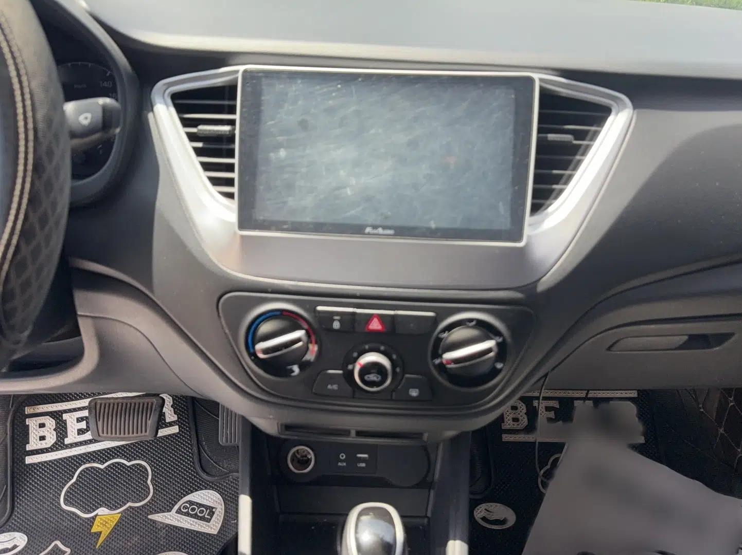 Hyundai Verna (new generation) 2016 1.4L Automatic Cool Edition GLS — миниатюра 9