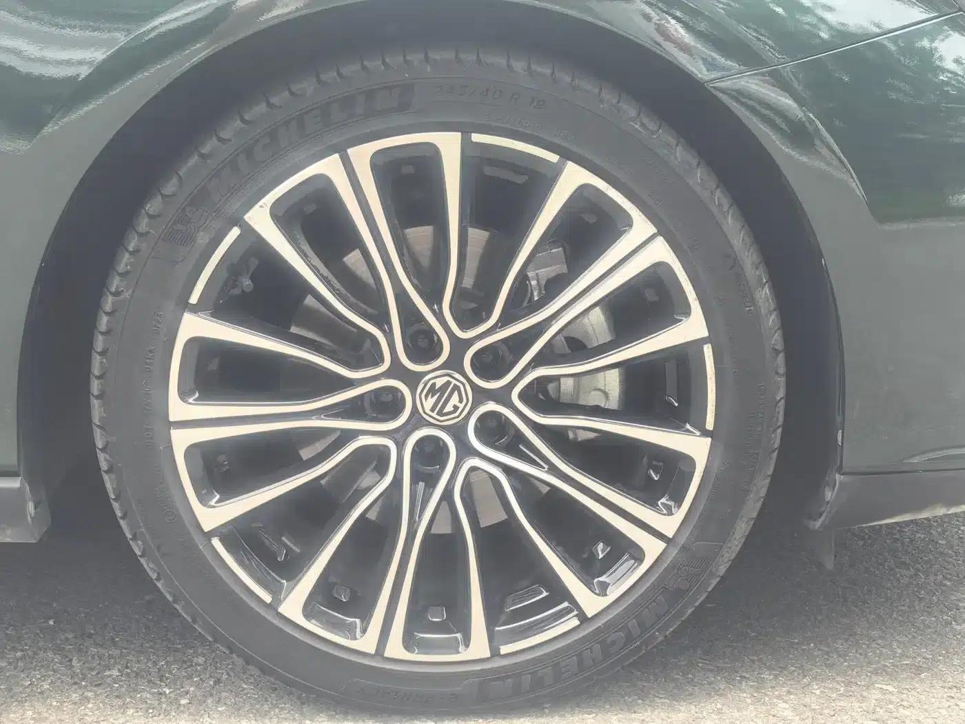 MG7 2023 2.0T Automatic Trophy+ Exhilarating Edition — миниатюра 17