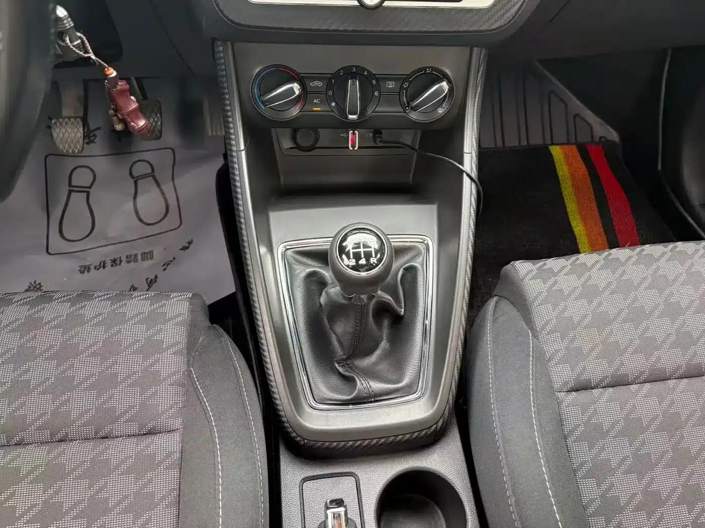 MG ZS 2020: A Global Bestseller with Over a Million Units, 1.5L Manual Transmission, 65-inch Panoramic Sunroof Edition — миниатюра 15