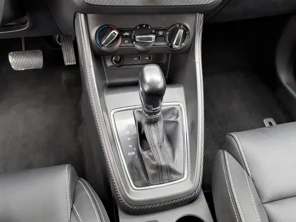 MG ZS 2018 1.5L Automatic Luxury Edition (National V Emission Standard) — миниатюра 13