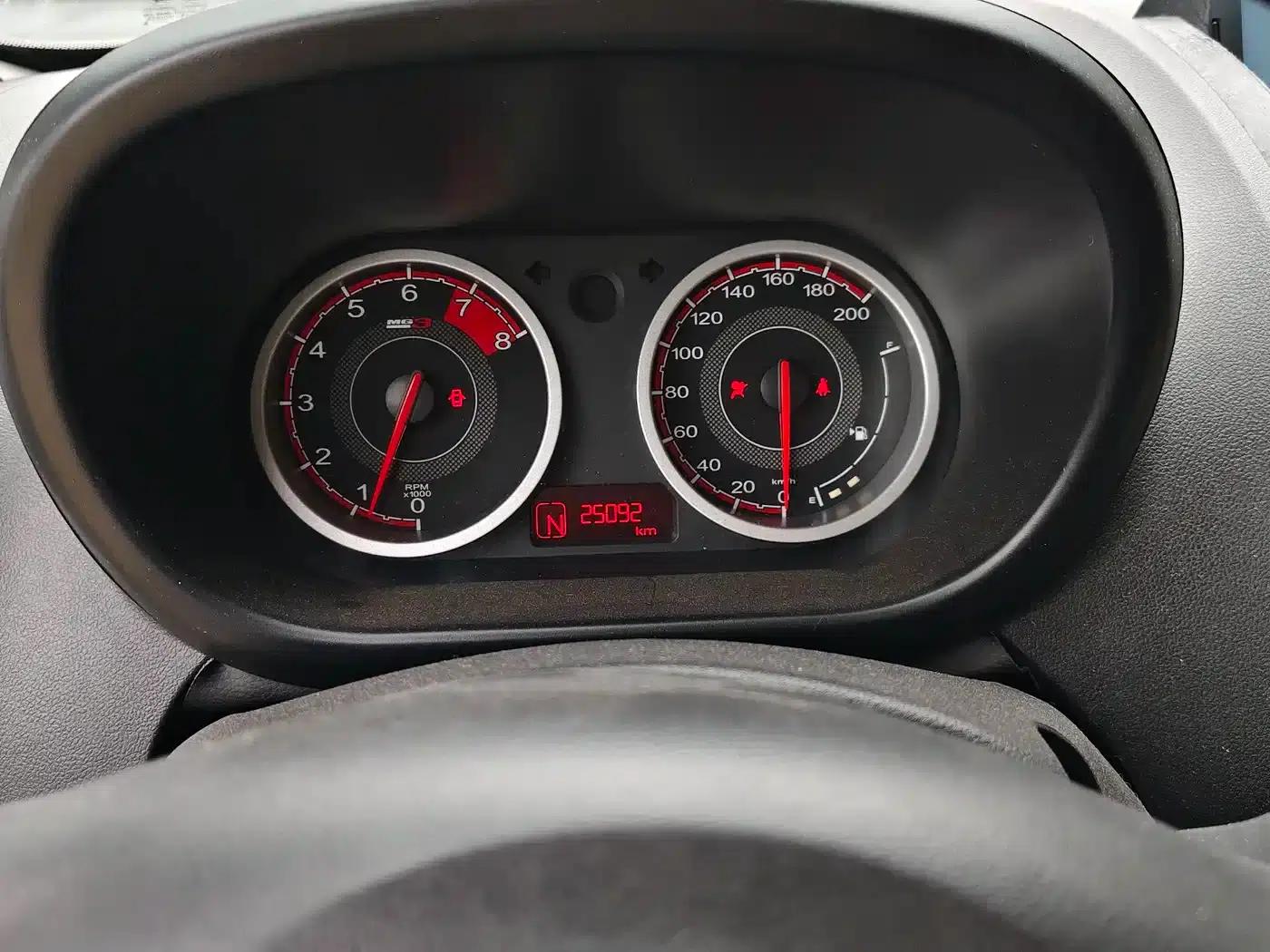MG3 2014 1.5L AMT Elite Edition — миниатюра 8