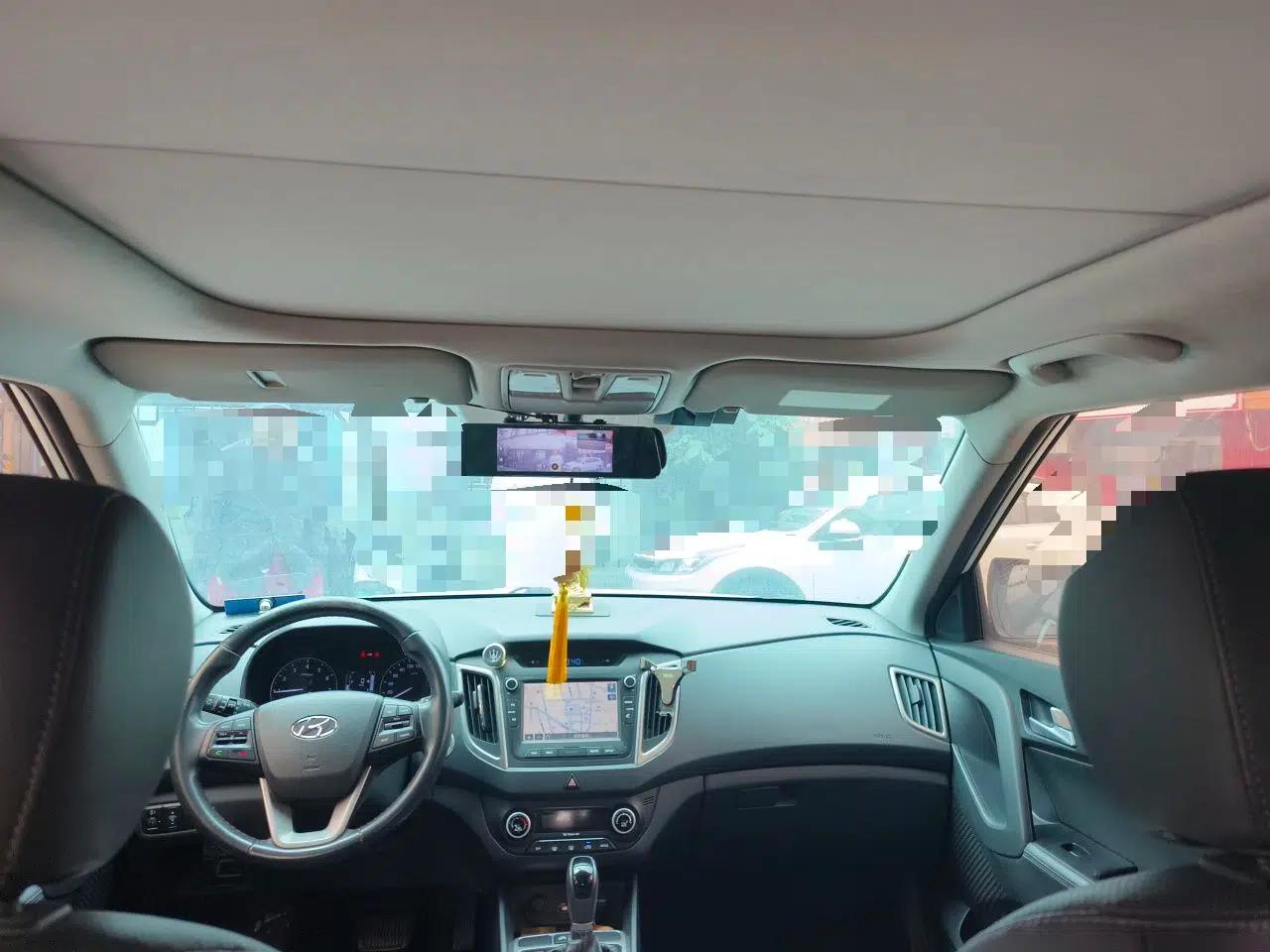 Hyundai ix25 2015 1.6L Automatic Two-Wheel-Drive Deluxe DLX Model — миниатюра 15