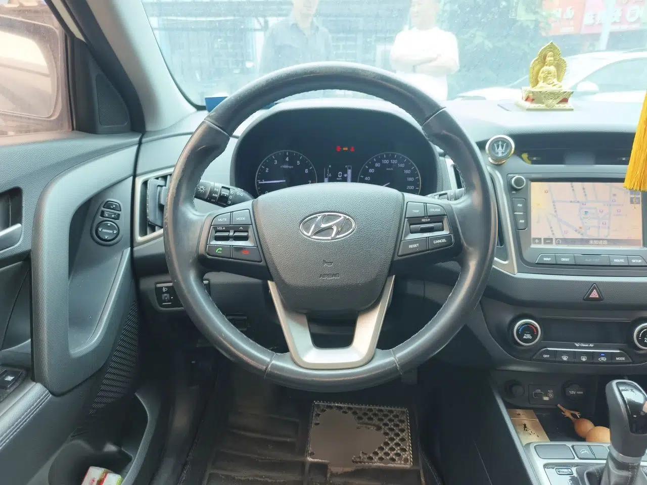 Hyundai ix25 2015 1.6L Automatic Two-Wheel-Drive Deluxe DLX Model — миниатюра 7