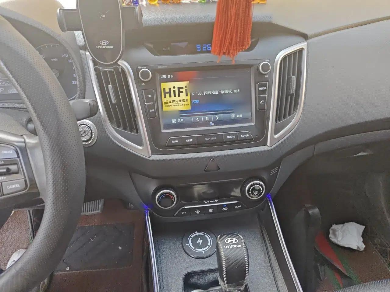 Hyundai ix25 2015 1.6L Automatic Two-Wheel-Drive Deluxe DLX Model — миниатюра 12