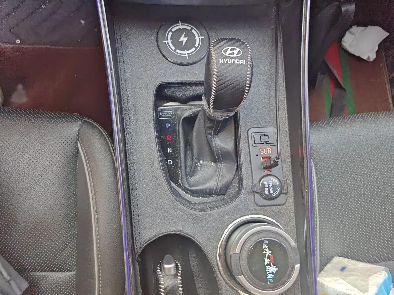 Hyundai ix25 2015 1.6L Automatic Two-Wheel-Drive Deluxe DLX Model — миниатюра 13