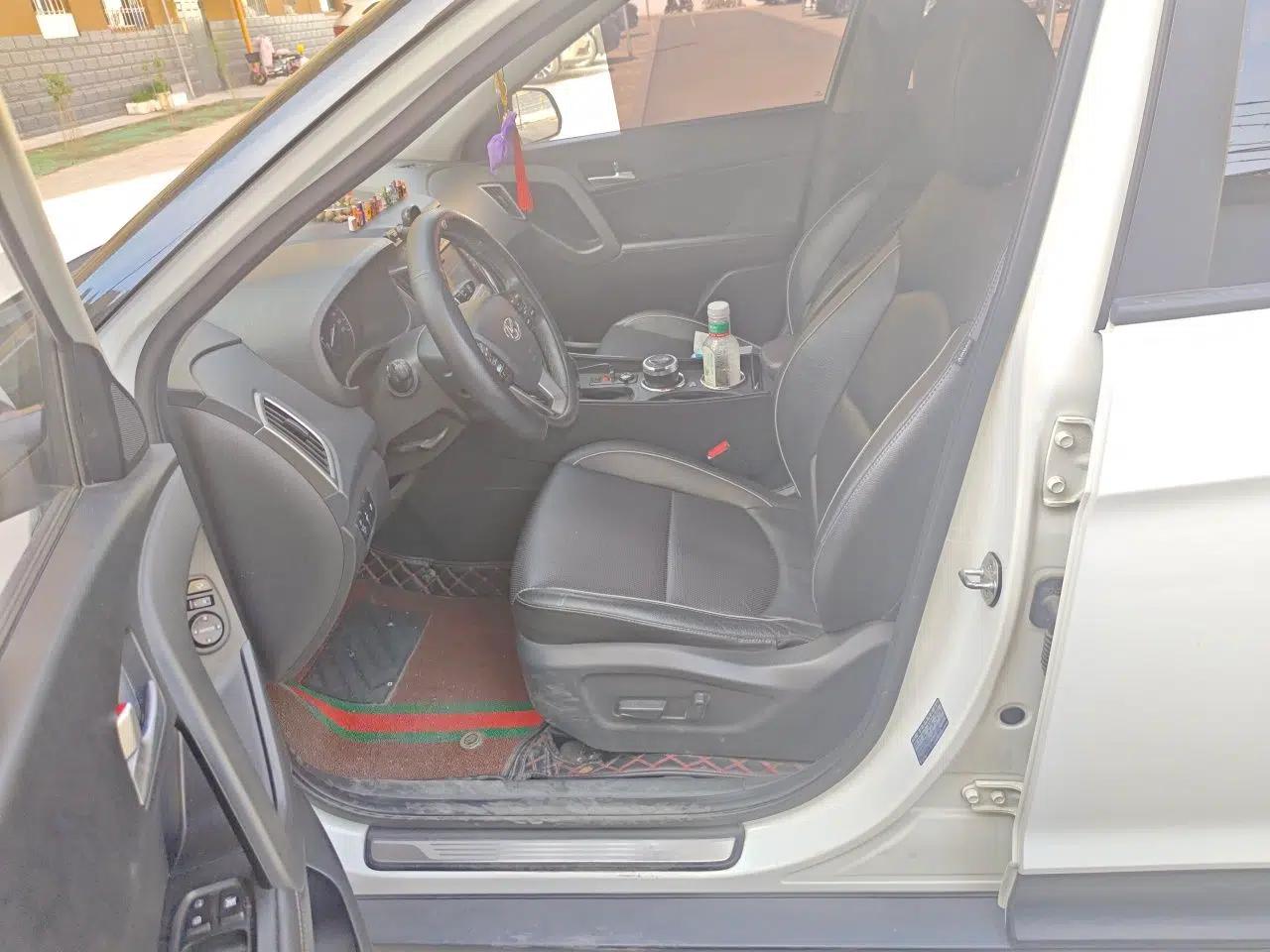 Hyundai ix25 2015 1.6L Automatic Two-Wheel-Drive Deluxe DLX Model — миниатюра 14