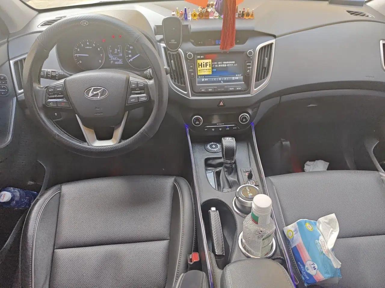 Hyundai ix25 2015 1.6L Automatic Two-Wheel-Drive Deluxe DLX Model — миниатюра 18