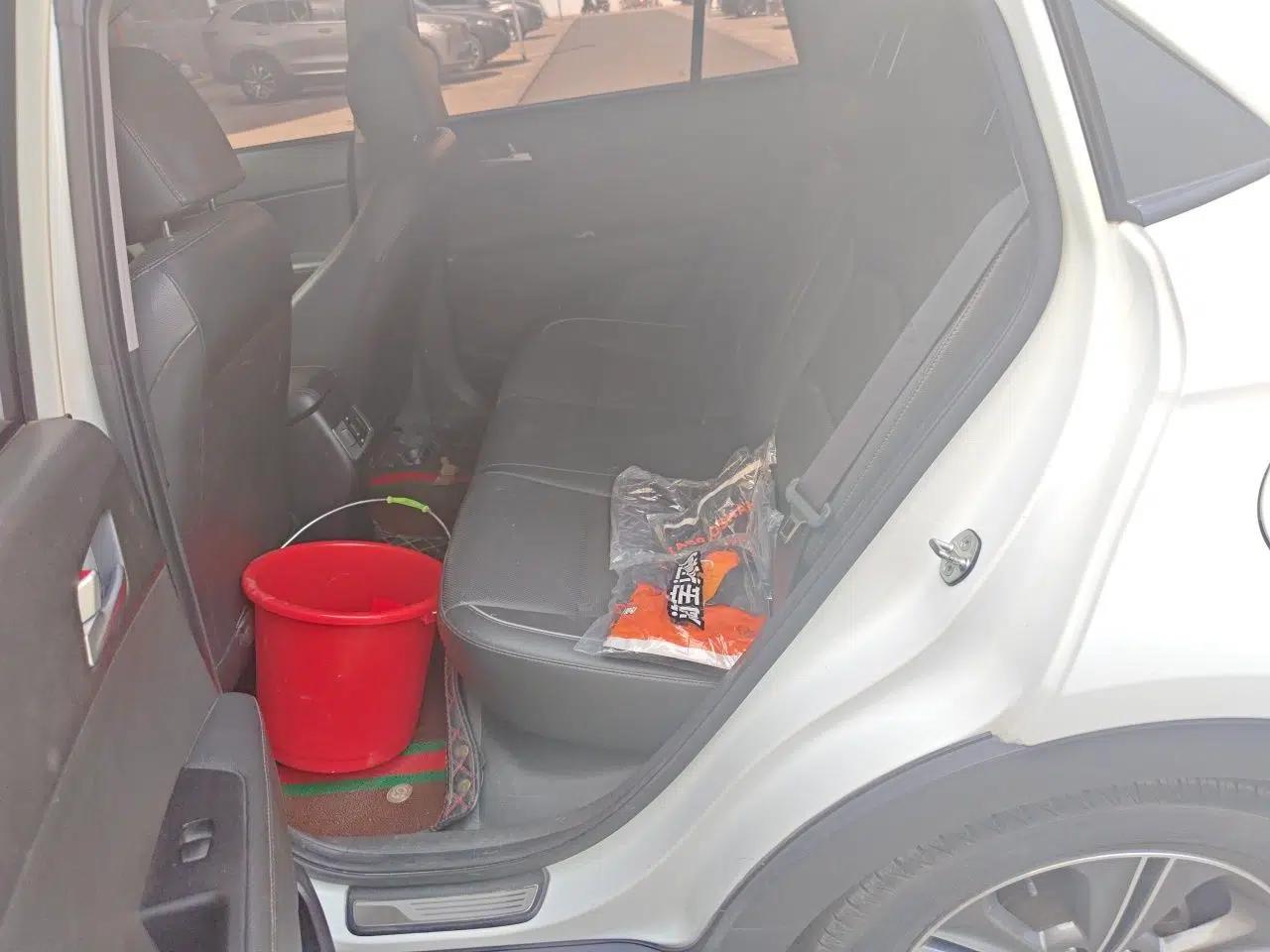 Hyundai ix25 2015 1.6L Automatic Two-Wheel-Drive Deluxe DLX Model — миниатюра 20