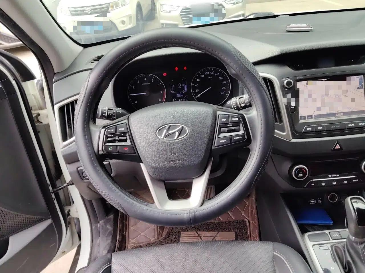 Hyundai ix25 2015 1.6L Automatic Two-Wheel-Drive Deluxe DLX Model — миниатюра 11