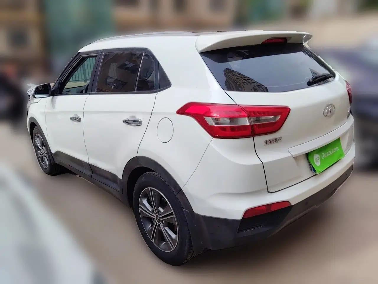 Hyundai ix25 2015 1.6L Automatic Two-Wheel-Drive Deluxe DLX Model — миниатюра 4