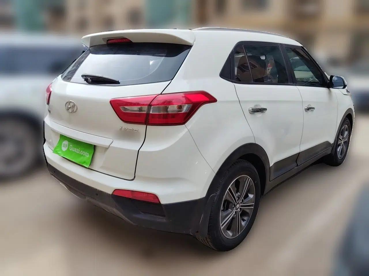 Hyundai ix25 2015 1.6L Automatic Two-Wheel-Drive Deluxe DLX Model — миниатюра 6