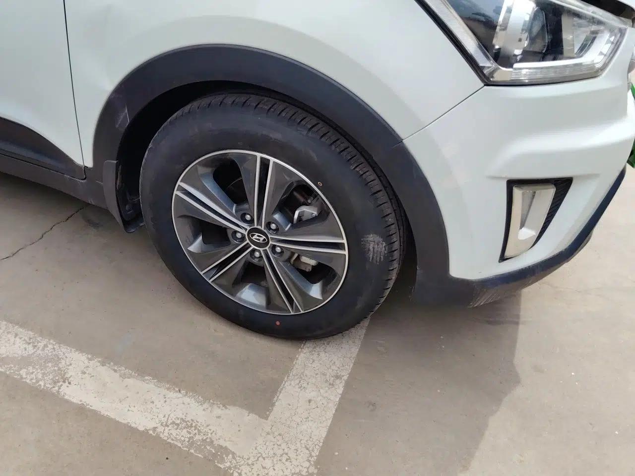 Hyundai ix25 2015 1.6L Automatic Two-Wheel-Drive Deluxe DLX Model — миниатюра 8
