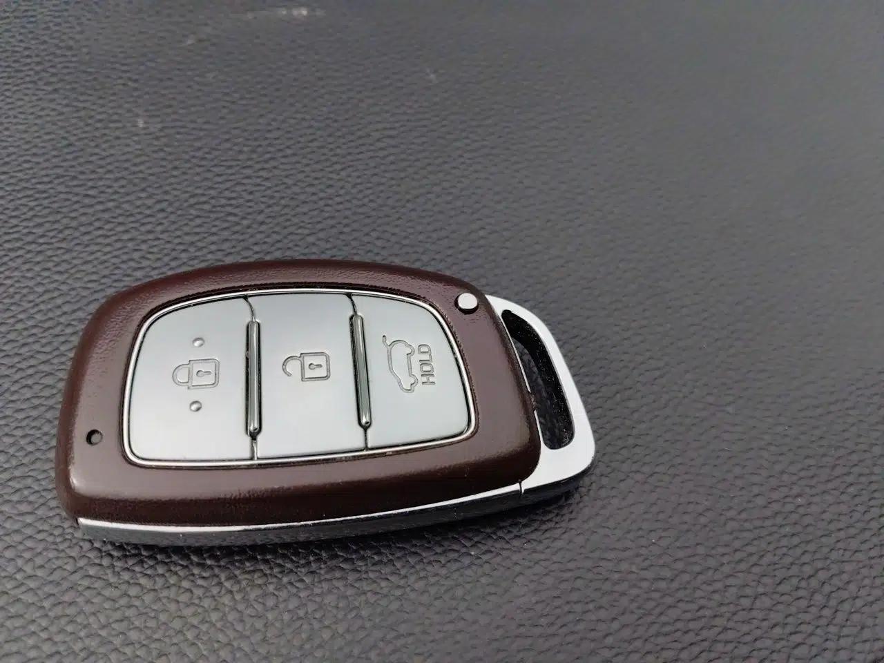 Hyundai ix25 2015 1.6L Automatic Two-Wheel-Drive Deluxe DLX Model — миниатюра 9