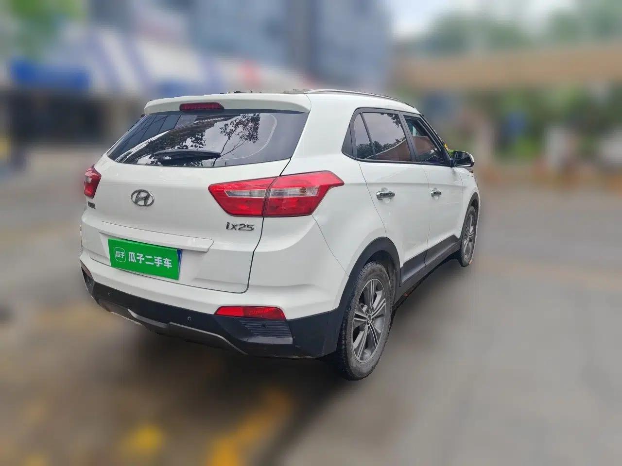 Hyundai ix25 2015 1.6L Automatic Two-Wheel Drive Smart GLS Trim — миниатюра 6