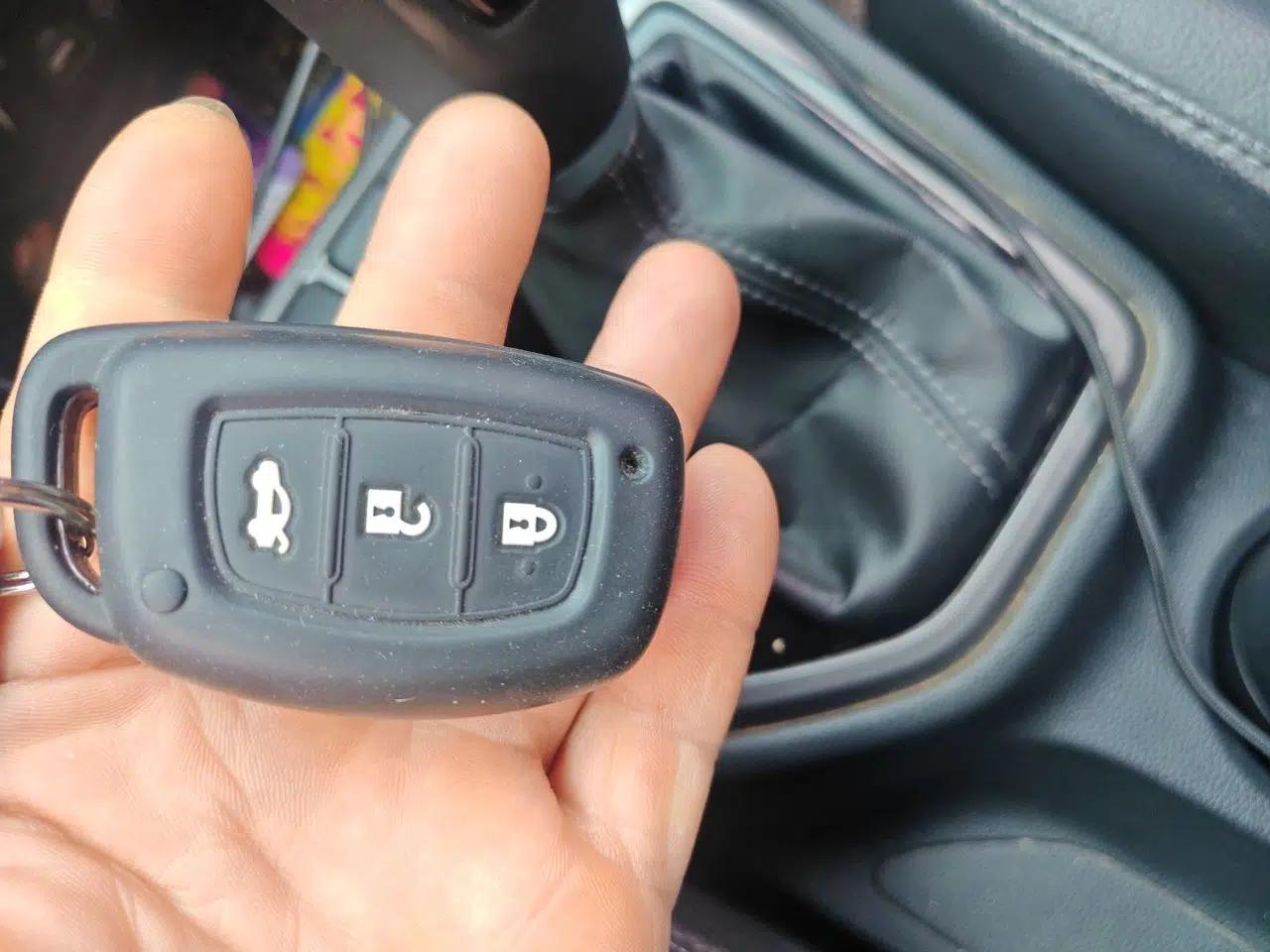 Hyundai ix25 2015 1.6L Automatic Two-Wheel Drive Smart GLS Trim — миниатюра 9